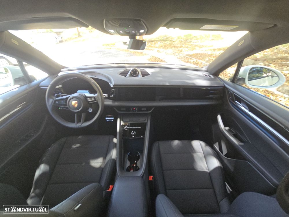 Porsche Macan Electric - 22