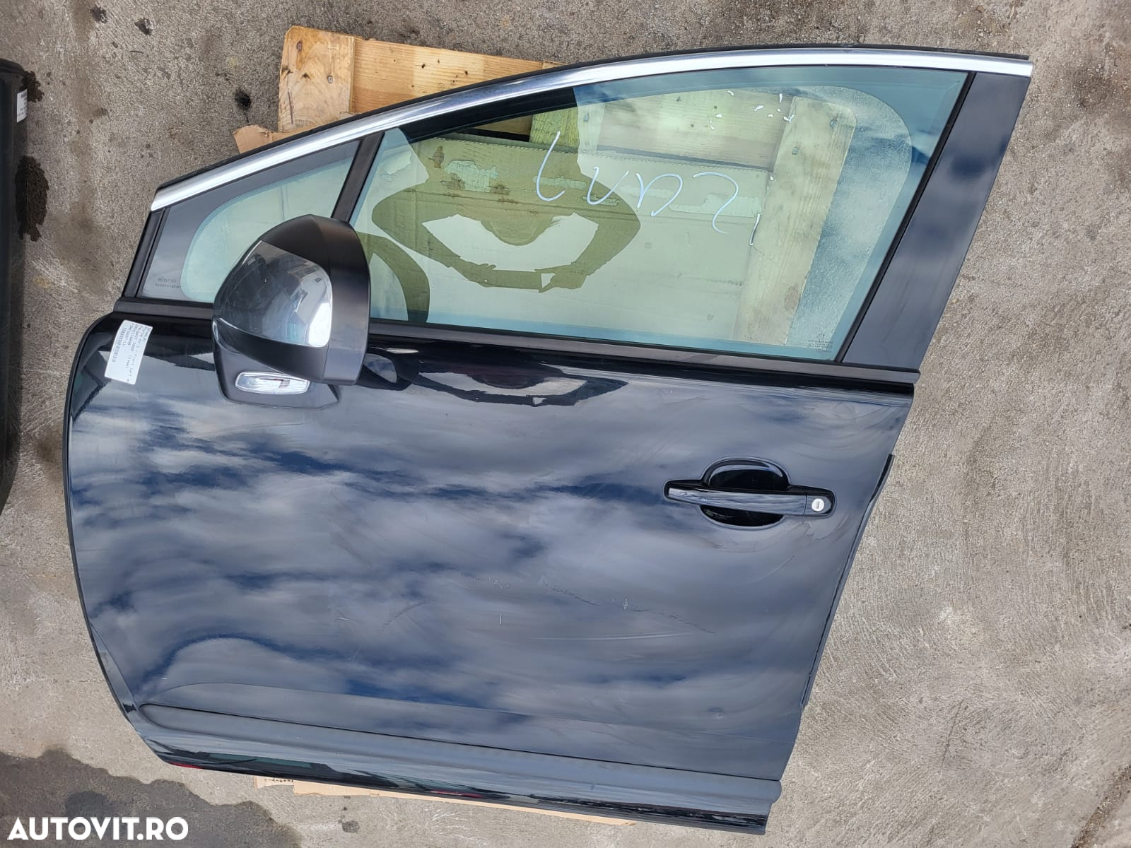 Vindem usa staga fata  Peugeot 3008 - 6