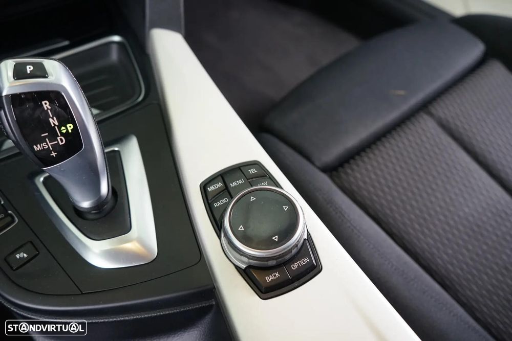 BMW 320 d Aut. Efficient Dynamics Edition - 28