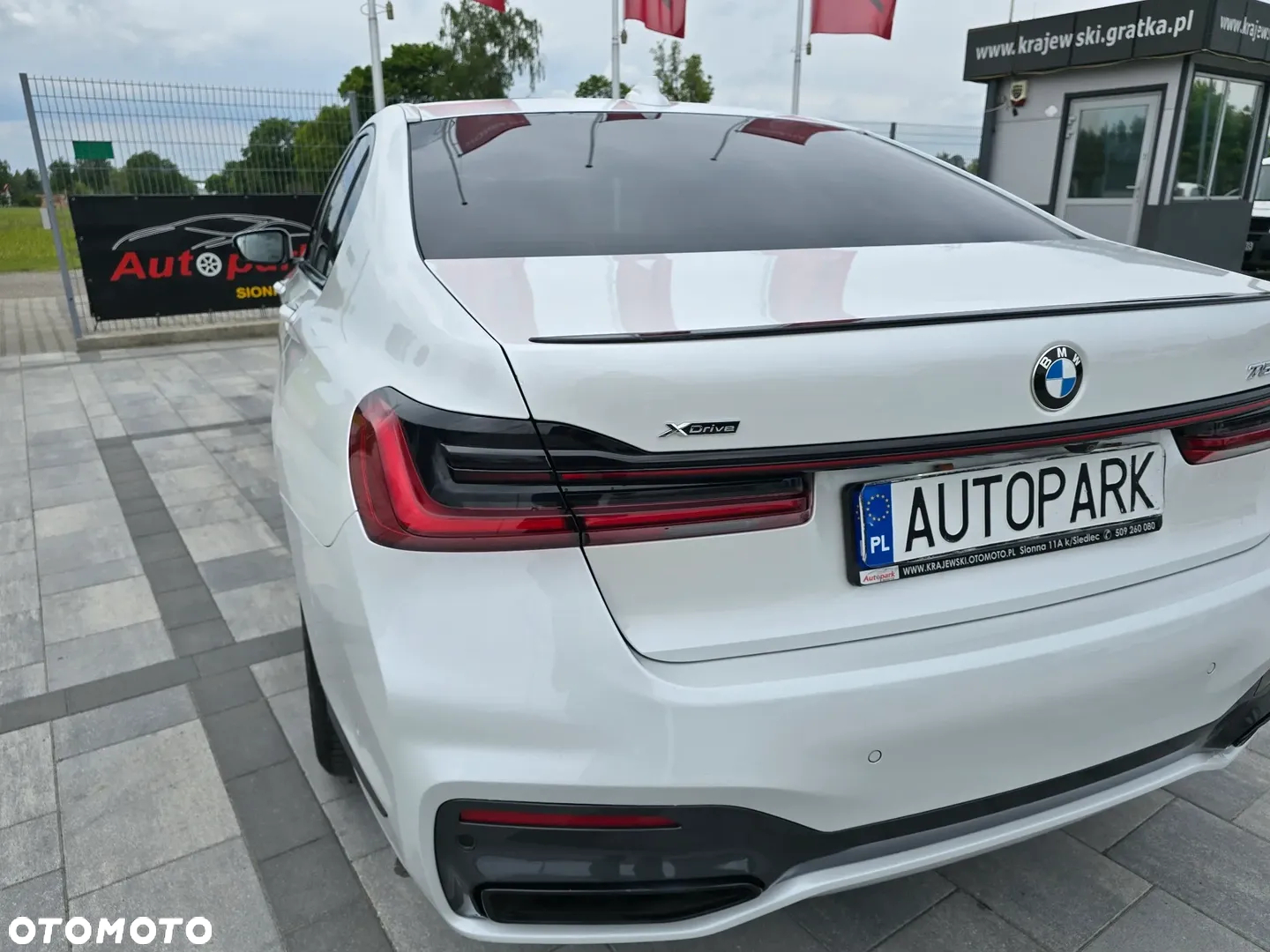 BMW Seria 7 750i xDrive sport - 16