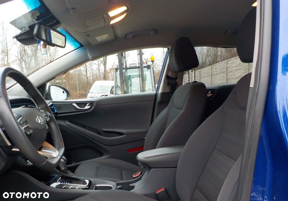 Hyundai IONIQ - 27