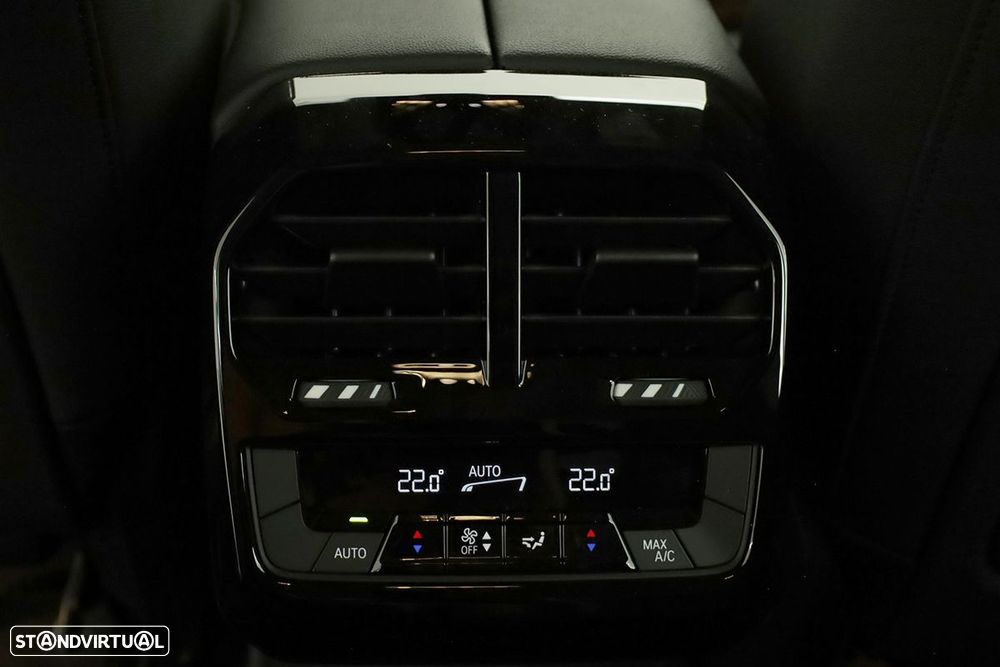 BMW iX xDrive 40 - 23