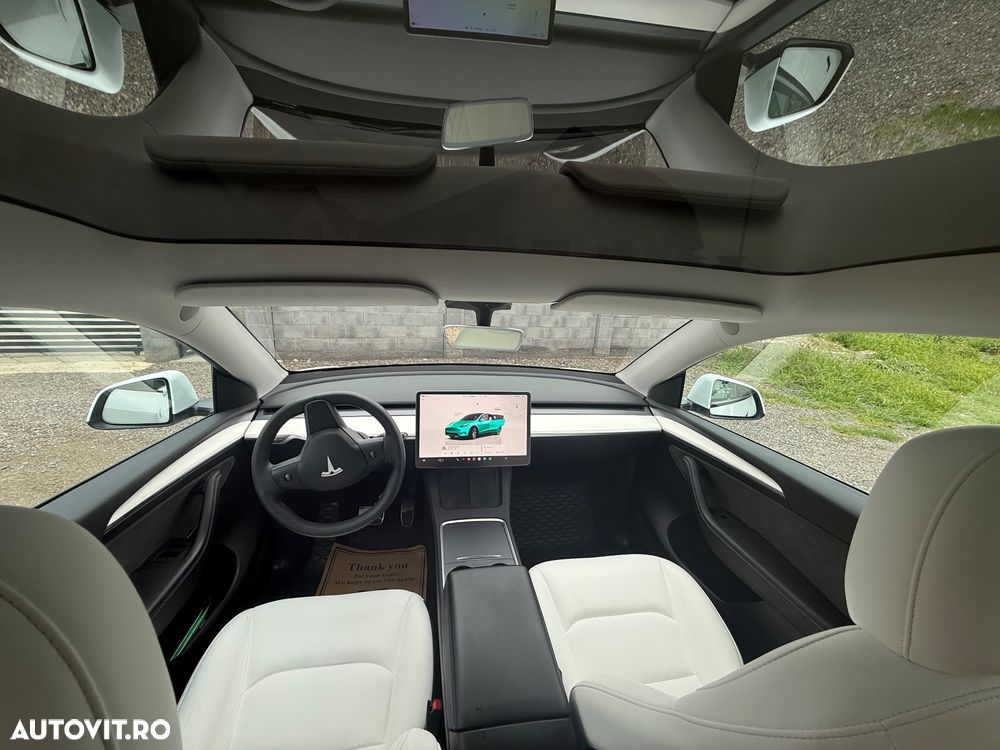 Tesla Model Y - 5