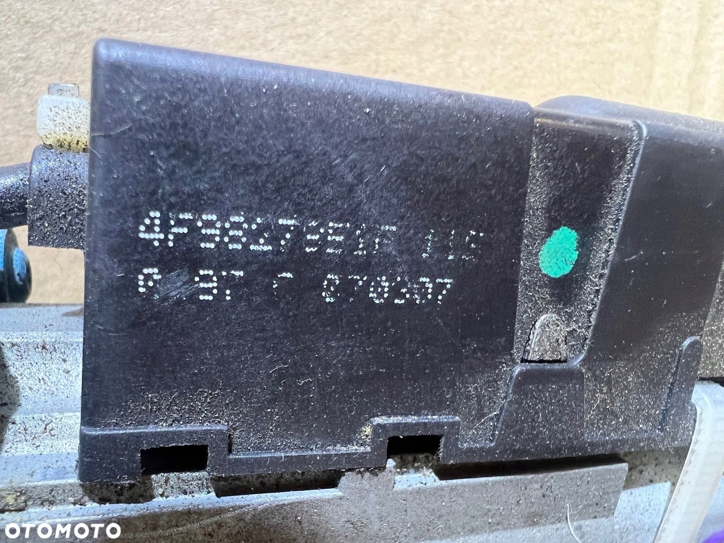 AUDI Q7 4L SIŁOWNIK ELEKTRYCZNY KLAPY BAGAŻNIKA LEWY 4F9827851F - 10