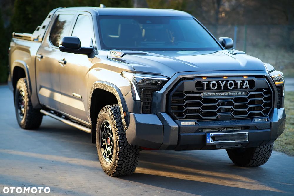 Toyota Tundra - 2