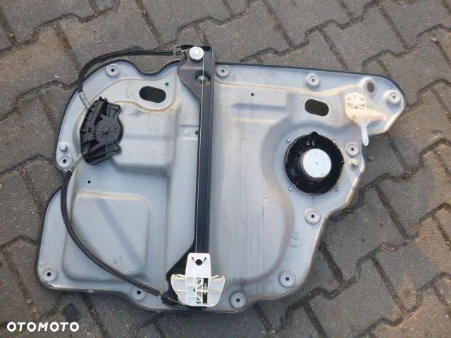 PODNOŚNIK SZYBY LEWY TYŁ LEWY TYLNY VOLKSWAGEN TOURAN I 03-10 - 13