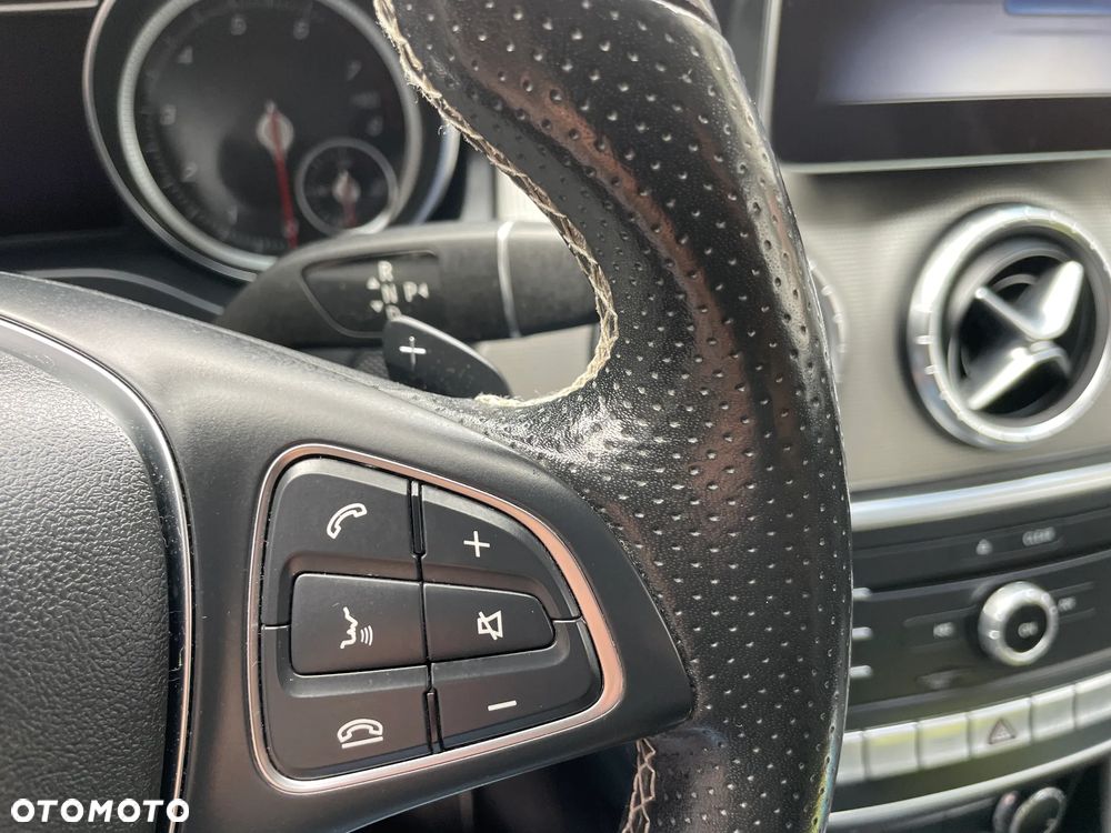 Mercedes-Benz CLA 200 7G-DCT UrbanStyle Edition - 17