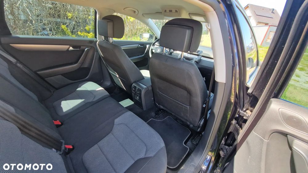 Volkswagen Passat 2.0 TDI BlueMotion Technology Comfortline - 14