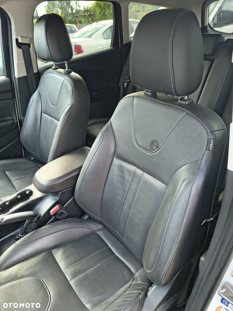 Ford Kuga 2.0 TDCi 4WD Titanium - 12
