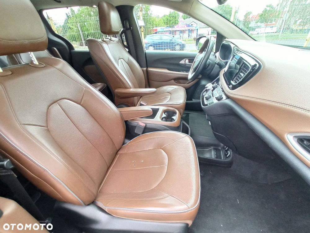 Chrysler Pacifica - 14