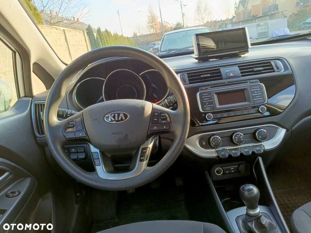 Kia Rio - 7