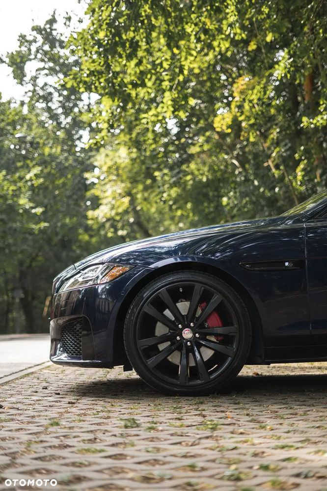 Jaguar XF S - 17