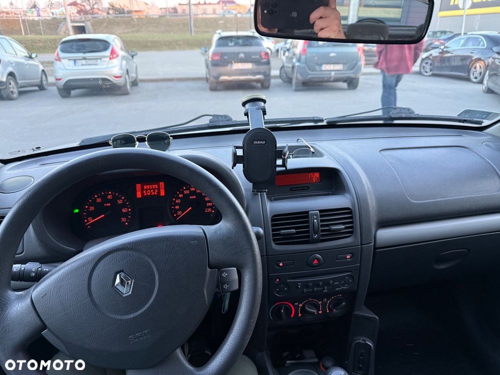 Renault Clio - 7