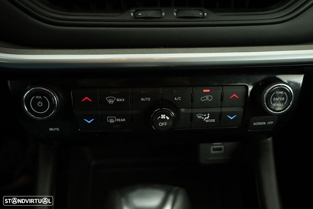 Jeep Compass 1.5 TG e-Hybrid Altitude DCT - 13