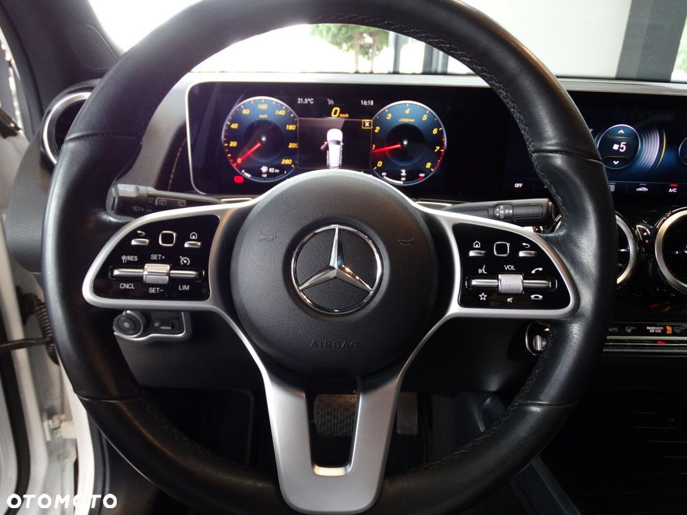 Mercedes-Benz GLB - 25