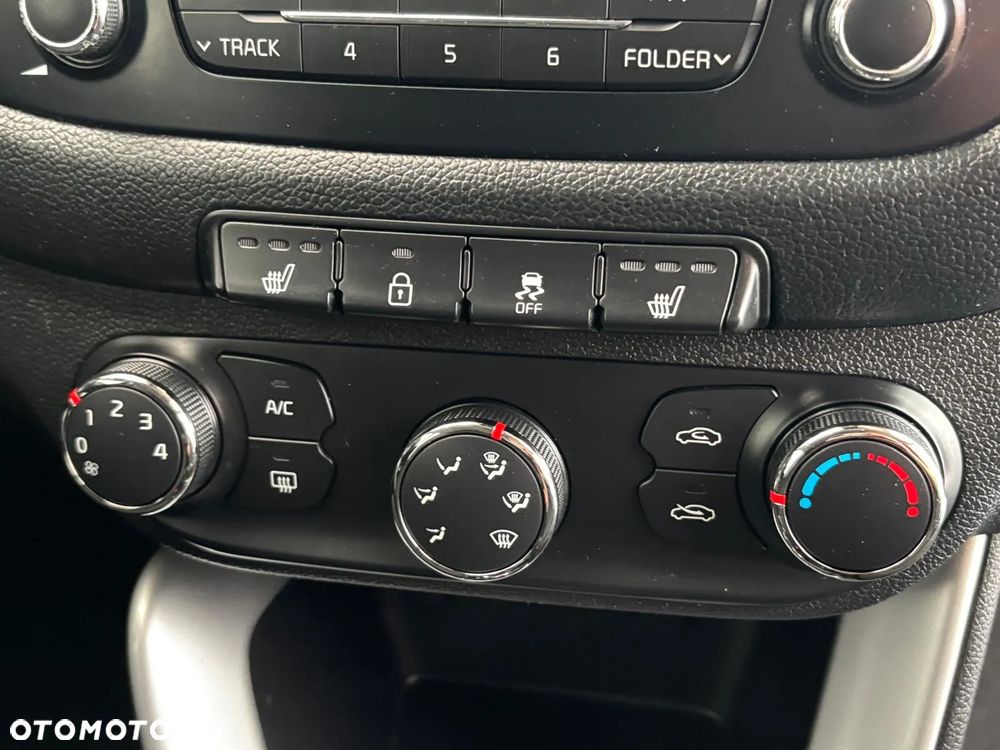 Kia Ceed 1.6 GDI Fifa World Cup Edition - 25
