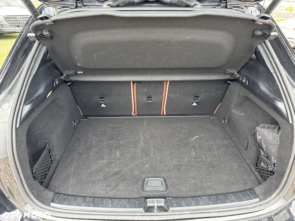 Mercedes-Benz GLA - 27