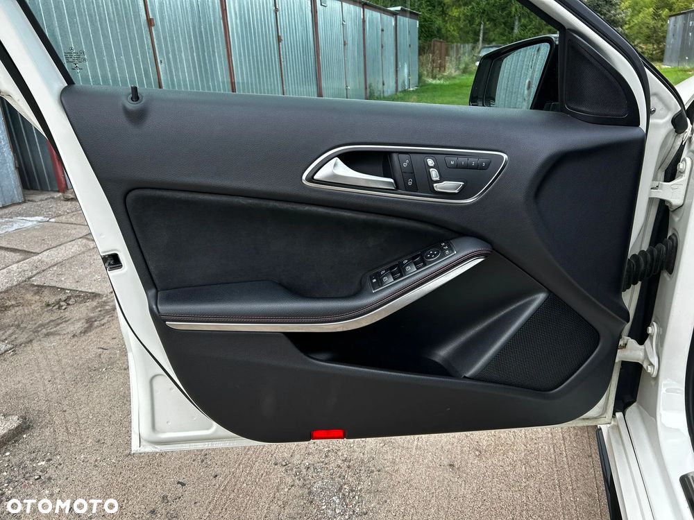 Mercedes-Benz Klasa A AMG 45 4-Matic - 31