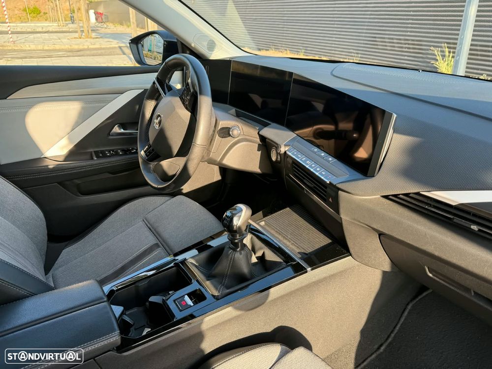 Opel Astra 1.2 T Elegance - 8