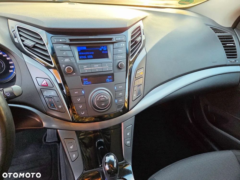 Hyundai i40 Kombi blue 1.7 CRDi DCT Premium - 28