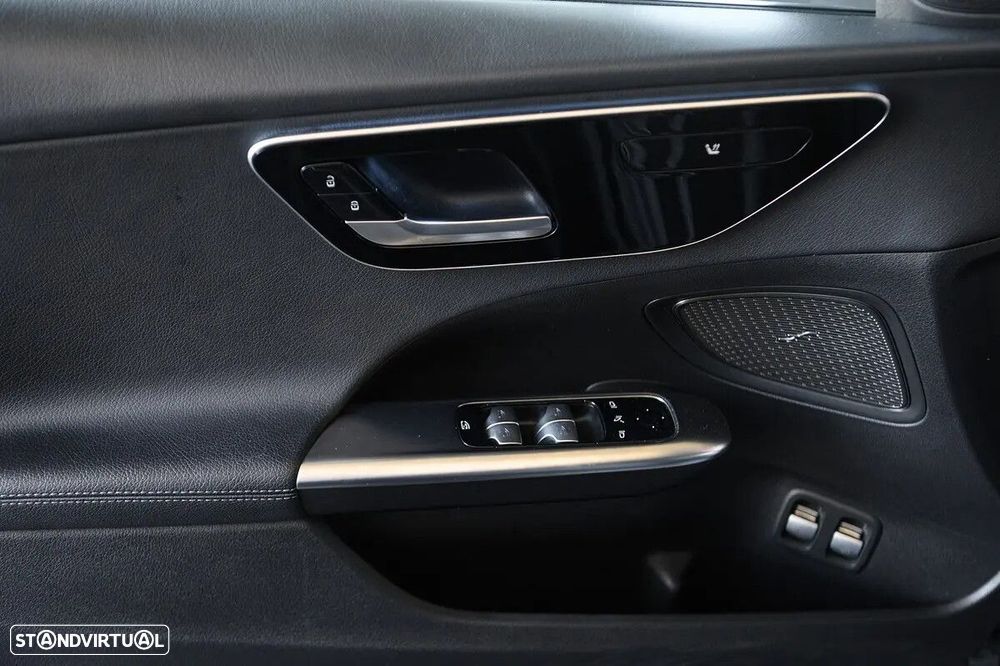 Mercedes-Benz C 300 e AMG Line - 32