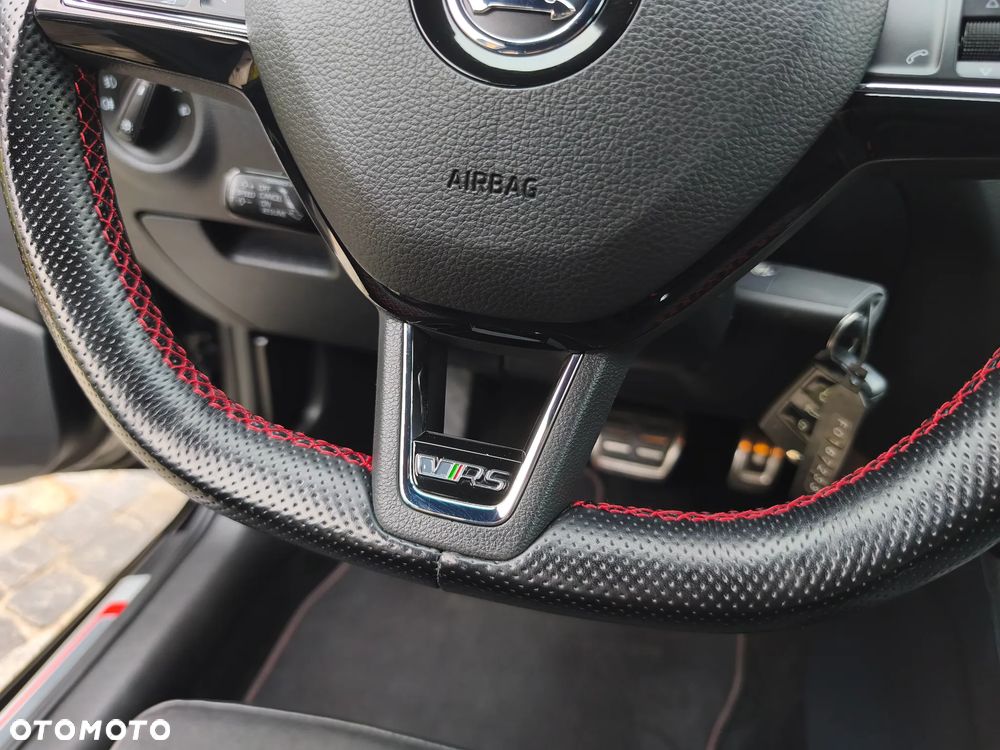 Skoda Octavia 2.0 TDI DSG RS - 27