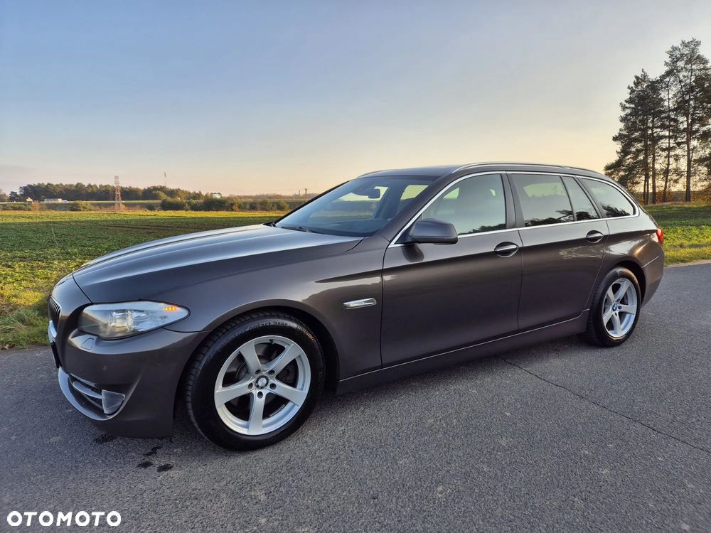 BMW Seria 5 520d Luxury Line - 9