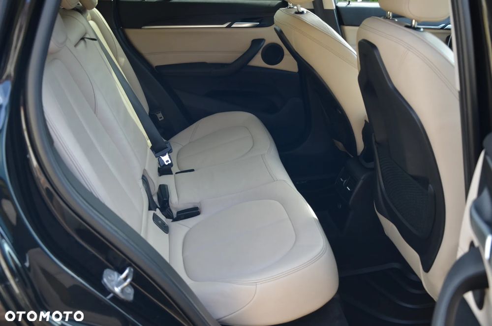 BMW X1 xDrive25d xLine - 23