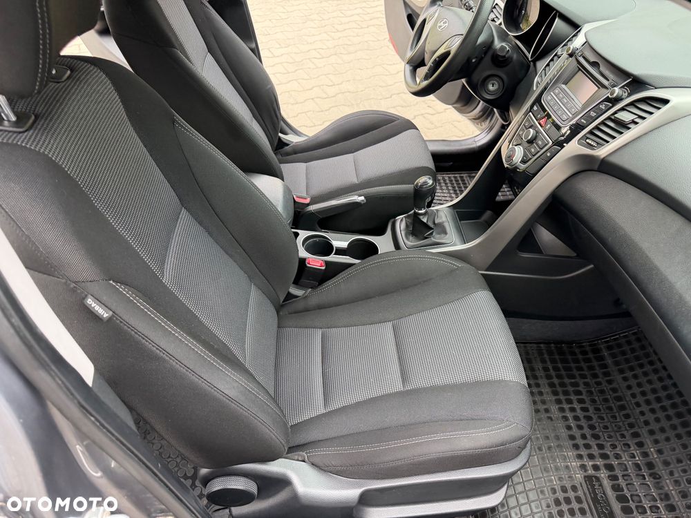 Hyundai i30 1.4 Classic + - 17