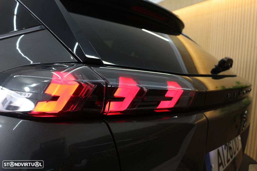 Peugeot 2008 1.5 BlueHDi Allure Pack - 43