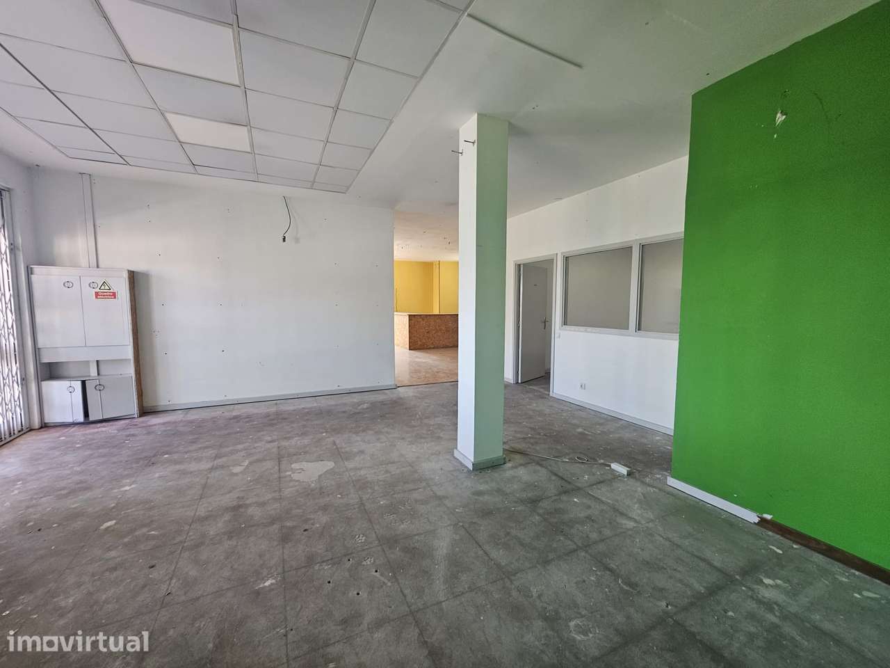 Imóvel Comercial com Estacionamento em Gondomar - Grande imagem: 2/9