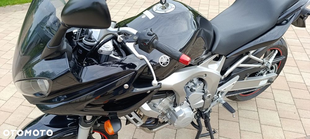 Yamaha FZ - 15