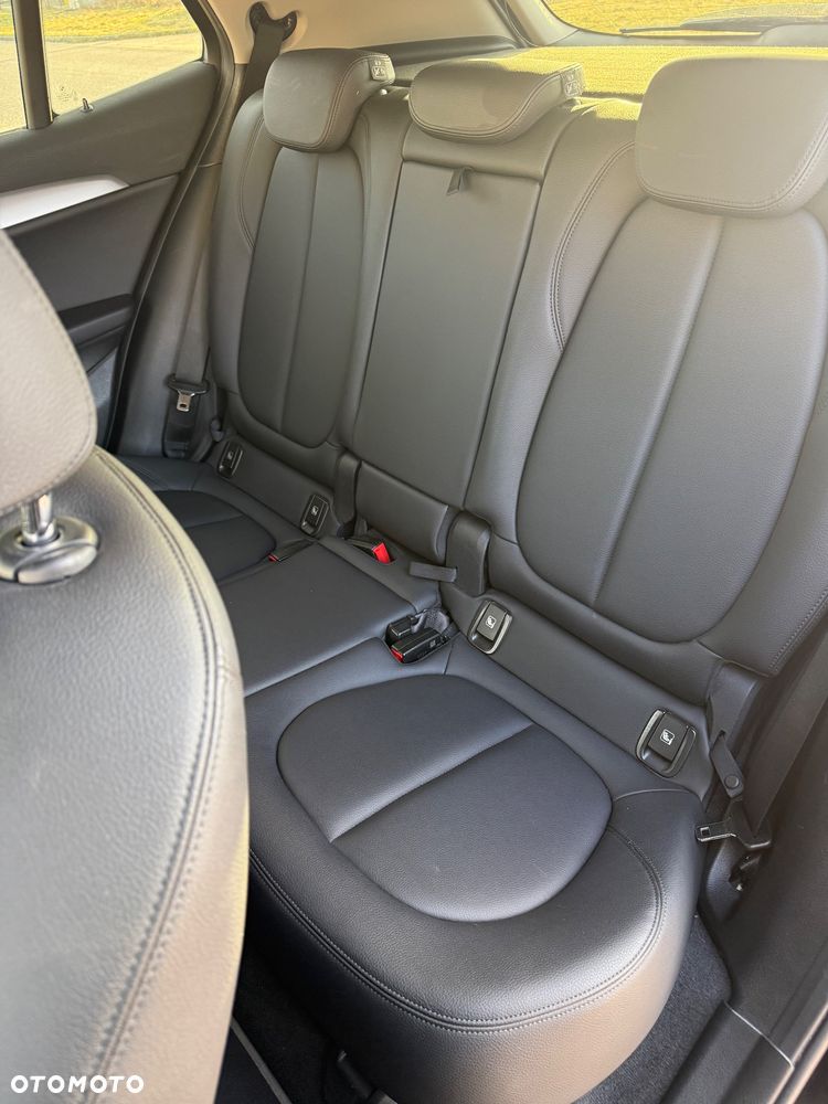 BMW X2 sDrive18d Advantage Plus - 11