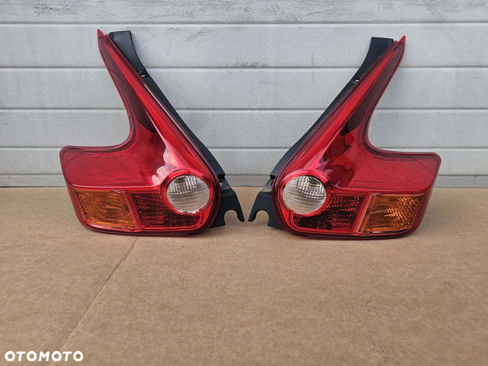 Nissan Juke F15 10-14r lampa tylnia tył lewa prawa