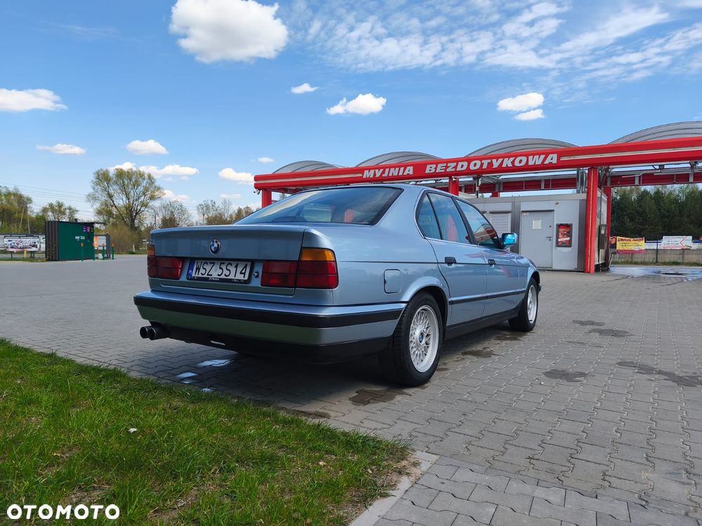 BMW Seria 5 520i - 24