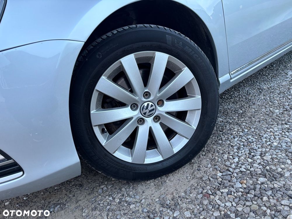 Volkswagen Passat - 21