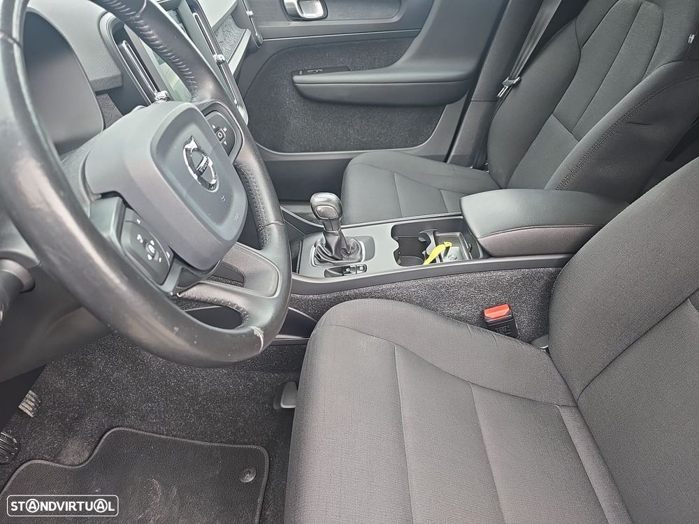 Volvo XC 40 2.0 D3 - 7