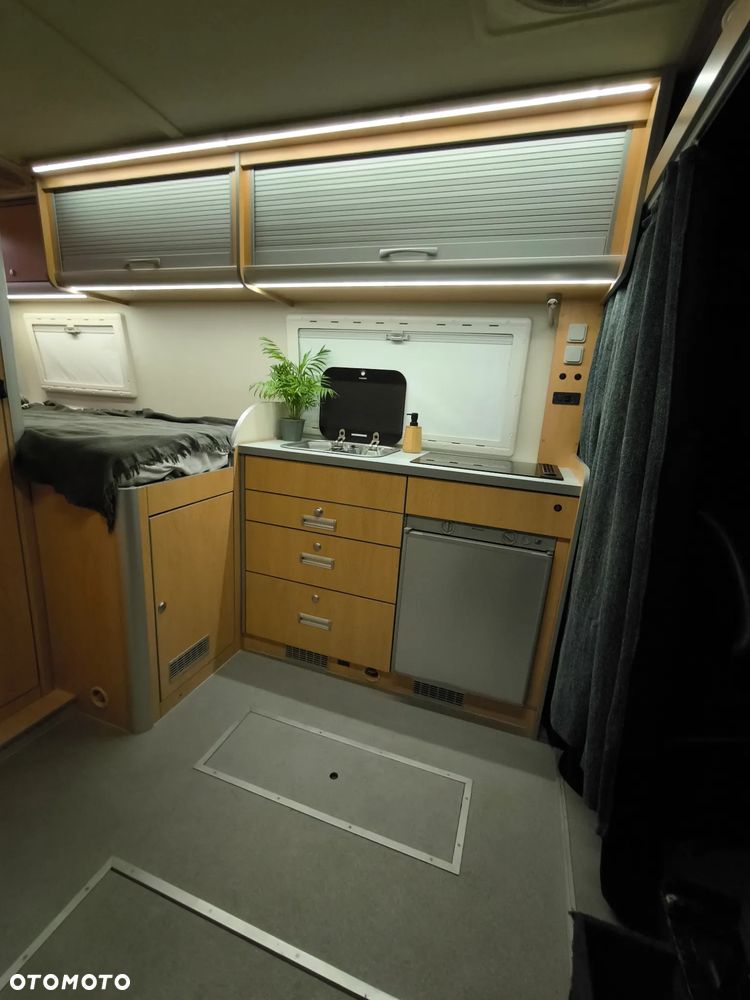 Mercedes-Benz Sprinter - 7