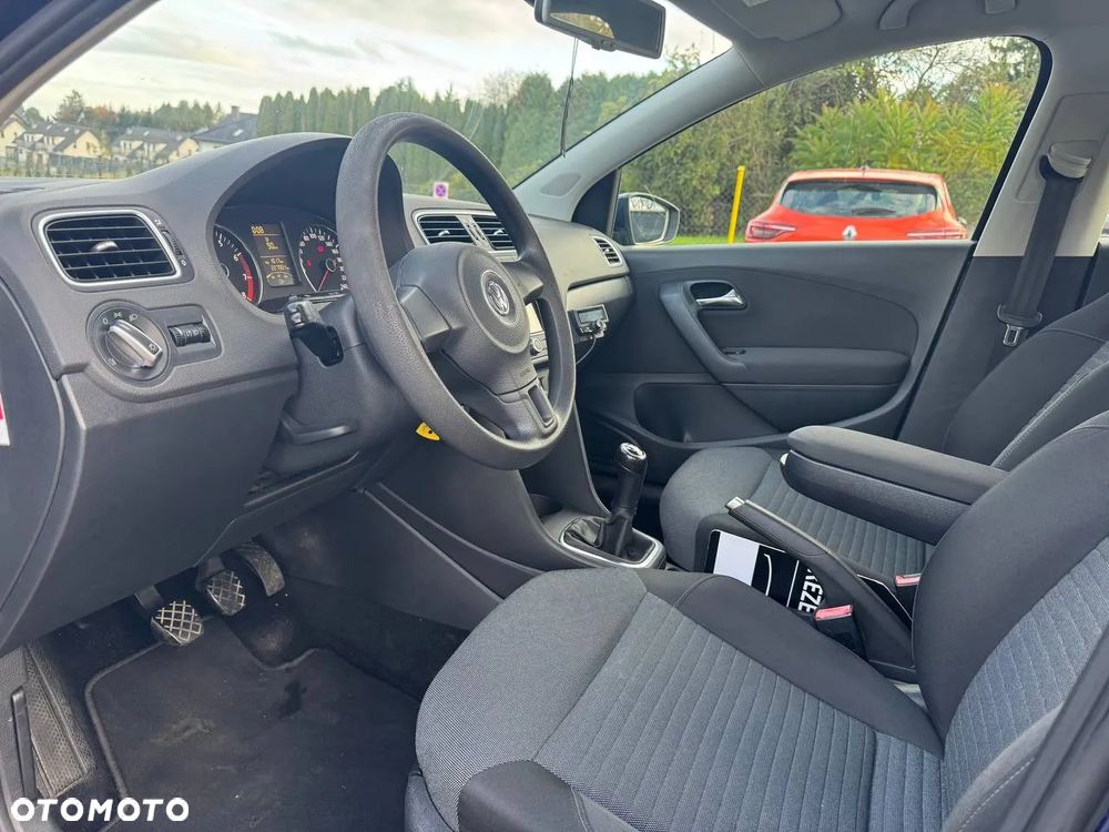 Volkswagen Polo 1.4 16V Comfortline - 14