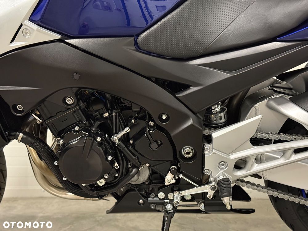 Suzuki GSR - 30