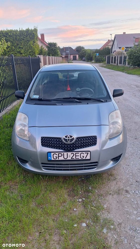 Toyota Yaris - 1