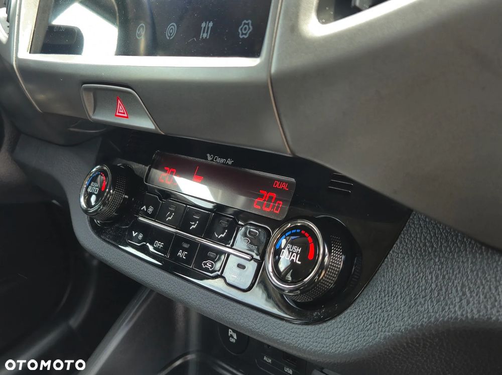 Kia Sportage 2.0 CRDI AWD Fifa World Cup Edition - 29