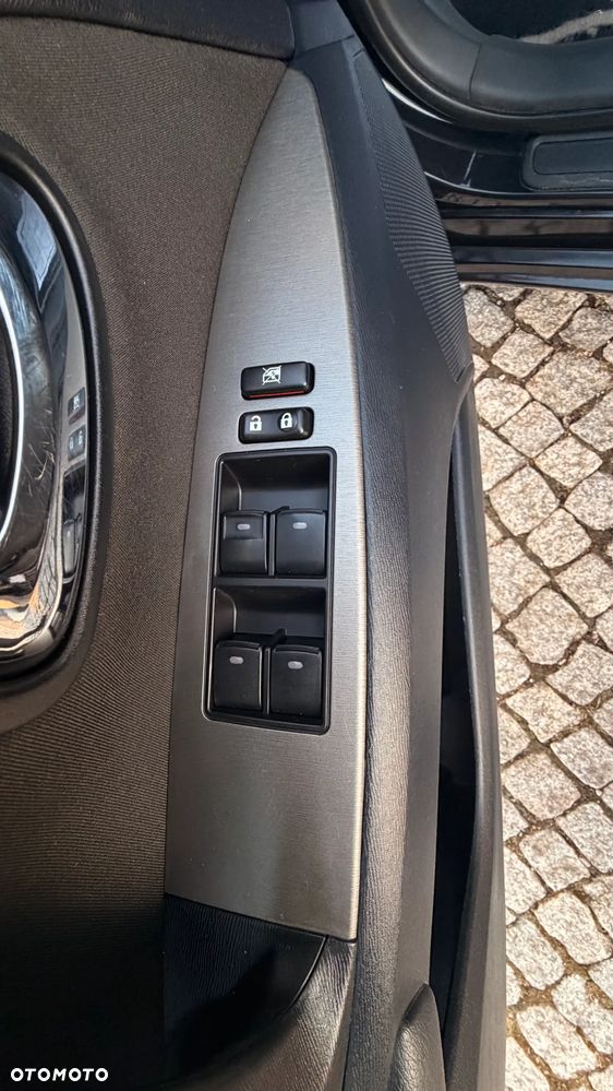 Toyota Avensis 2.0 Multidrive S Executive - 28