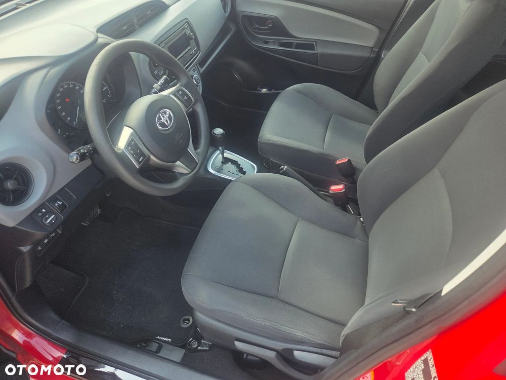 Toyota Yaris Hybrid 100 Dynamic EU6 - 19