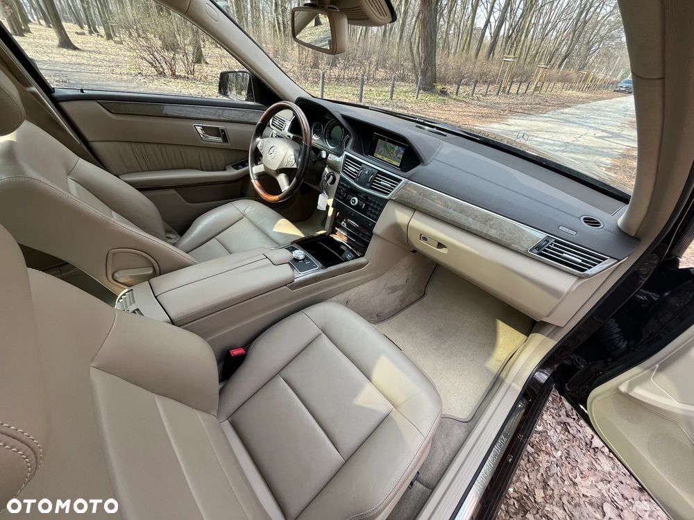 Mercedes-Benz Klasa E 350 CGI BlueEFFICIENCY Elegance - 21