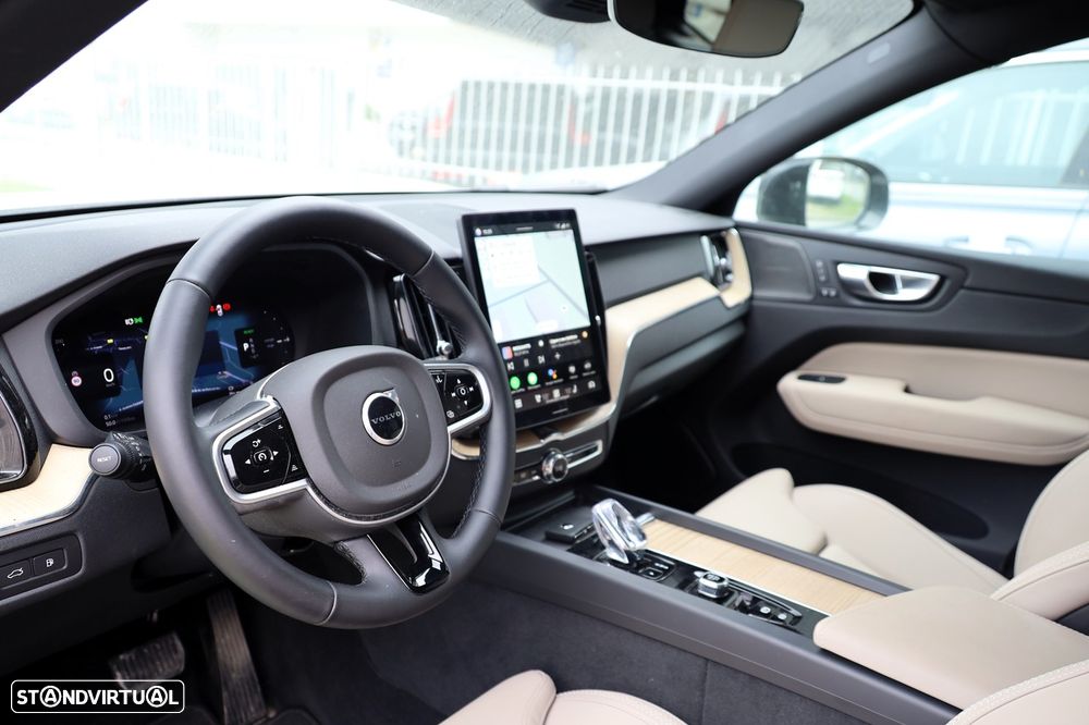 Volvo XC 60 2.0 T6 PHEV Plus Dark AWD - 14