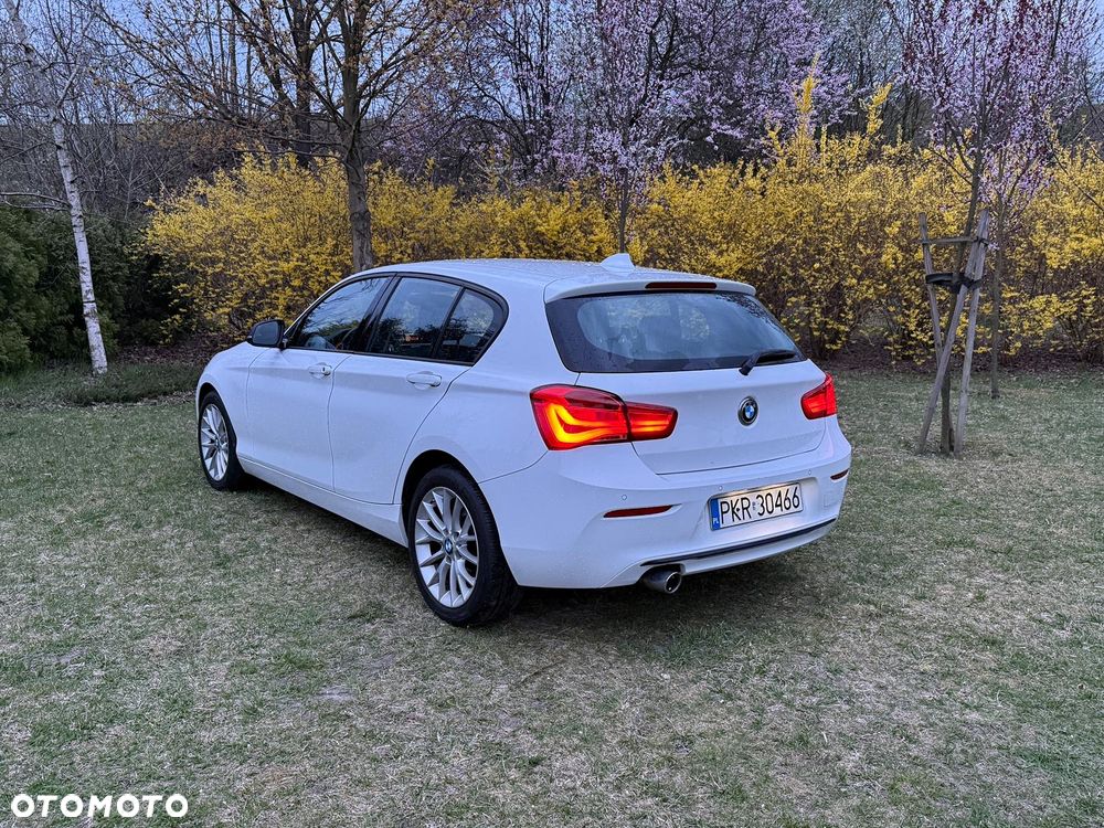 BMW Seria 1 114d Sport Line - 2
