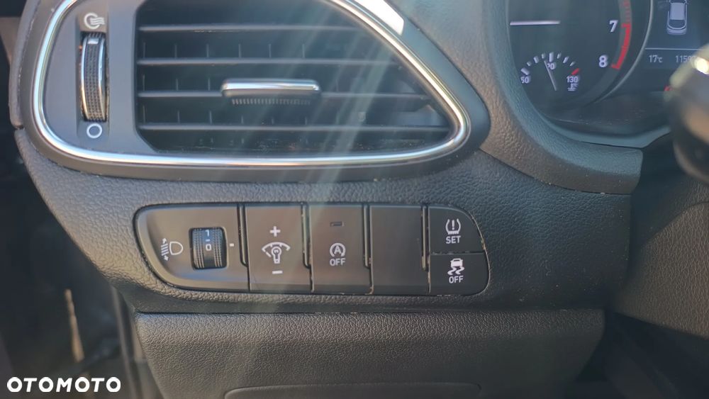 Hyundai i30 1.5 DPI Comfort - 25