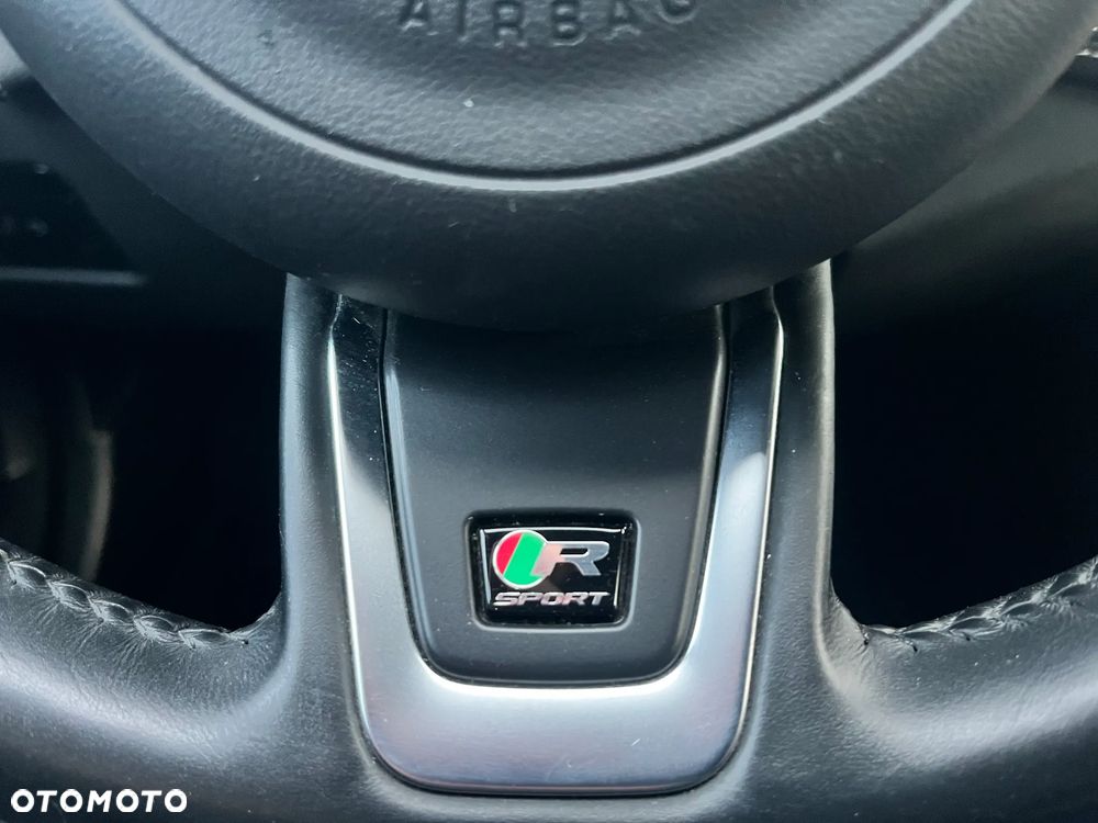 Jaguar XE 2.0 D AWD R-Sport - 23