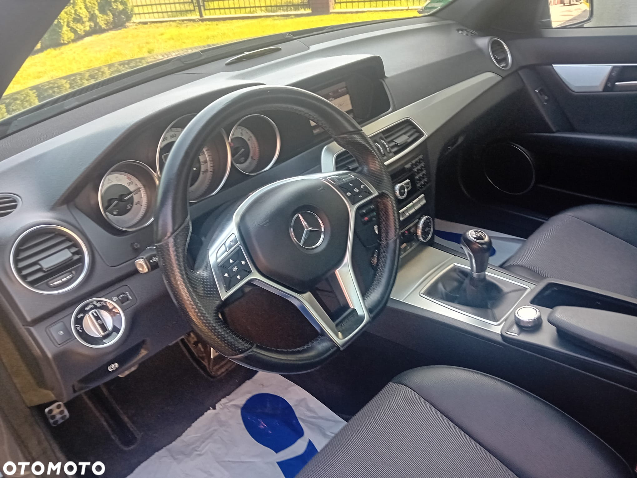 Mercedes-Benz Klasa C 180 CGI BlueEff Avantgarde - 23